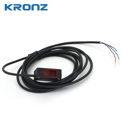 Linear Beam 30-300mm Sensing Range Photoelectric Sensors IP64 Rating Laser 655mm