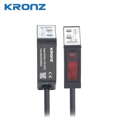 CMOS Laser Photoelectric Sensors Cable Type RedLED Light Diode Waverlength 655mm